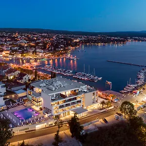 https://luxury-hotel-riva.primorje-gorskikotar.com